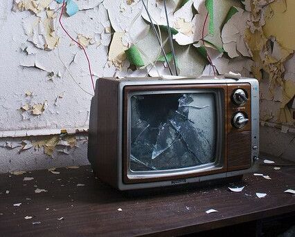 Has your TV screen just broken? Are you considering dumping your broken TV,  or what to do with a broken tv? There are many other options to maximize the use of your television. It doesn't matter if the TV was having issues with the display or speaker issues.